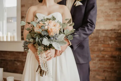 Comment choisir les fleurs de son bouquet de mariage ?